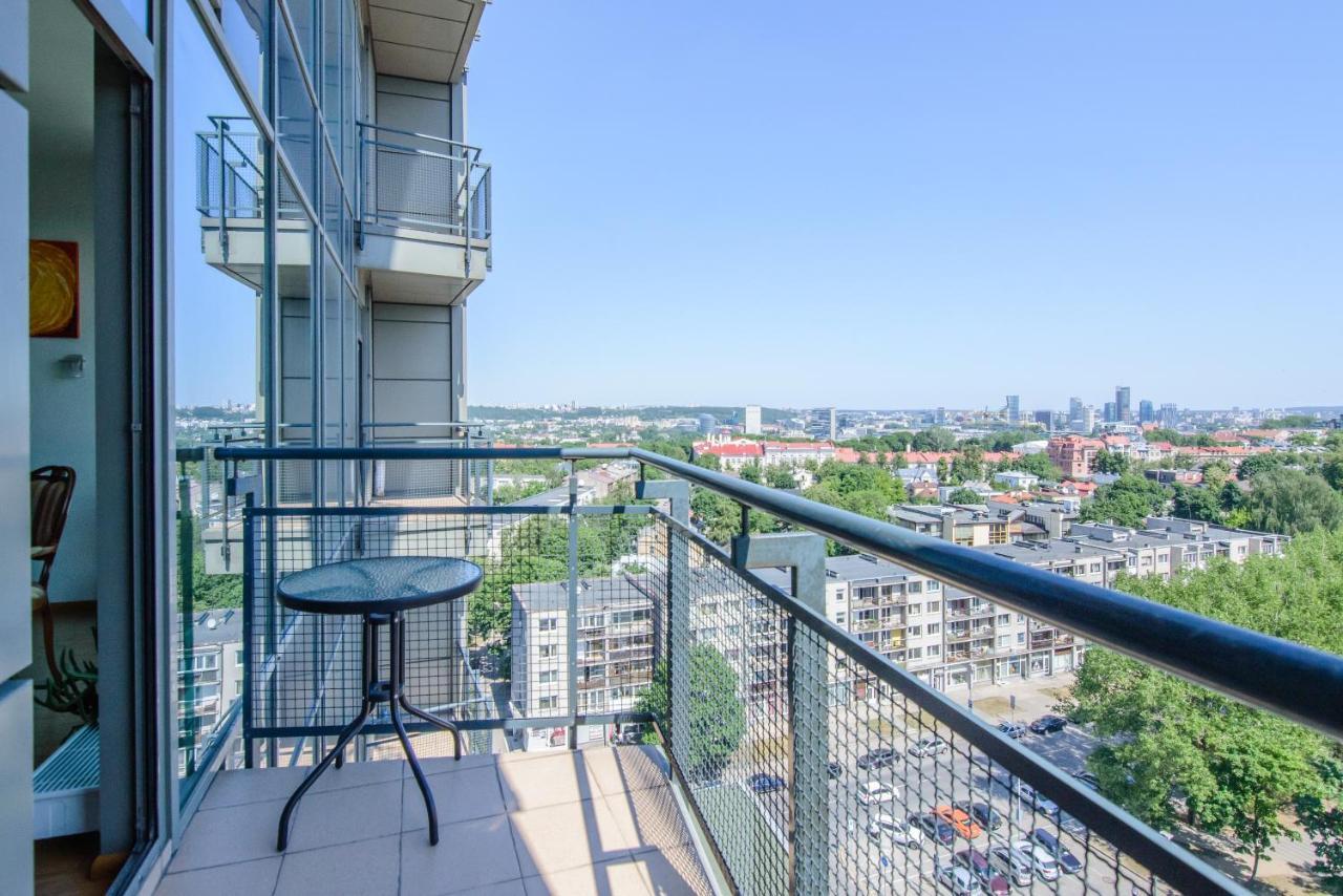 Helios 19 Luxury Vilnius Apartment Exterior photo